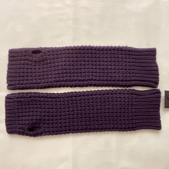 NEW Club Monaco Fay Fingerless Purple Violet Wool Blend Gloves O/S NWT - Picture 1 of 11